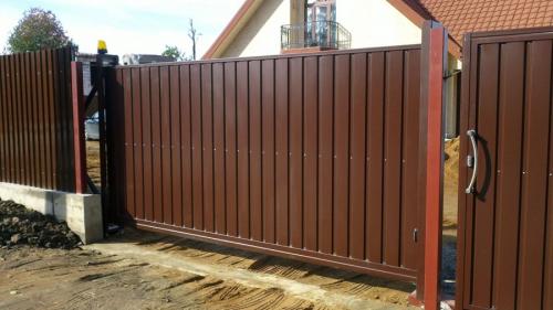 Откатные ворота с калиткой. Откатные ворота — идеи реализации своими руками. Обзор самых удачных вариантов (105 фото)