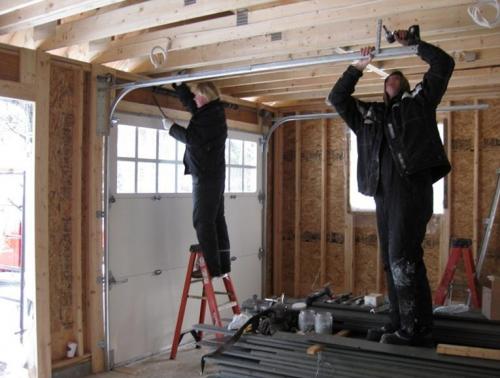 Механизм подъема секционных ворот. Механическая часть секционного воротного полотна