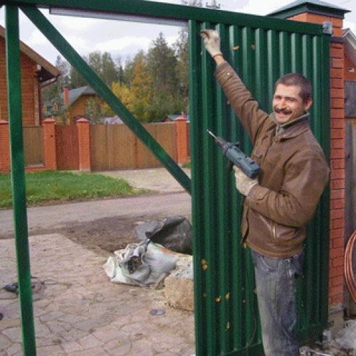 Металлические ворота с калиткой. Декоративные калитки и ворота 07