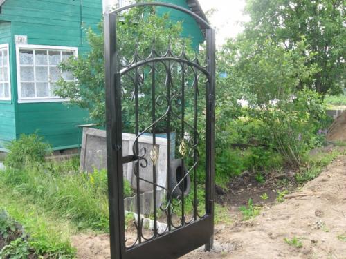 Калитка своими руками из профтрубы. Калитка из профильной трубы своими руками