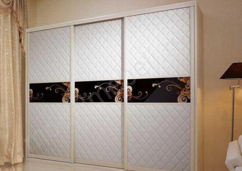 Как собрать шкаф 3х дверный. Шкаф-купе своими руками: бюджетный вариант