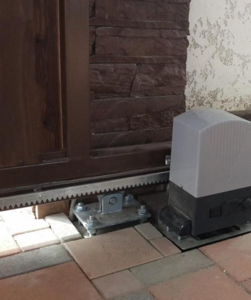 Приводы для откатных ворот рейтинг по надежности. Основные моменты при выборе привода