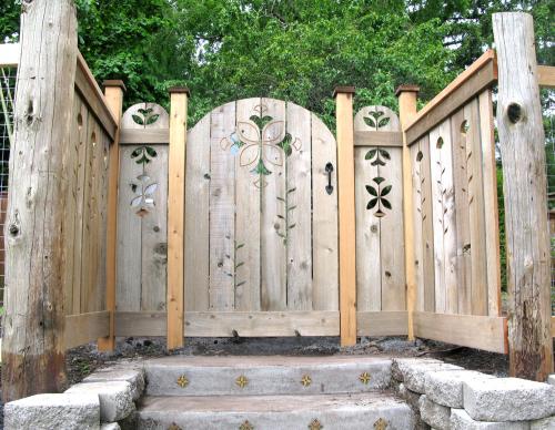 Распашные гаражные ворота из дерева своими руками. Особенности ворот для гаража из дерева 19