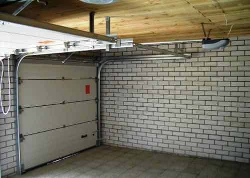 Распашные гаражные ворота из дерева своими руками. Особенности ворот для гаража из дерева