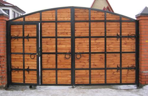 Деревянные ворота для дачи. Основные типы конструкций дачных ворот и их особенности
