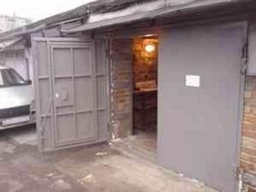 Установка железных ворот на деревянный гараж. Металлические ворота для гаража: общая информация