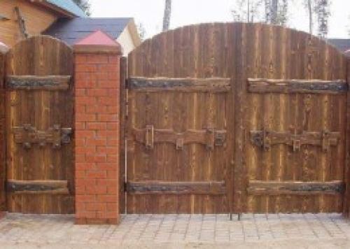 Как сделать деревянные ворота. Изготовление деревянных ворот своими руками