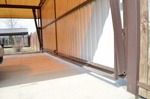 Как сделать ворота в гараже которые открываются вверх. Подъемные ворота своими руками: необходимые материалы для изготовления + поэтапная инструкция по сооружению и установке своими руками