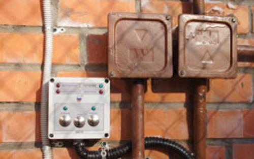 Гараж из металлопрофиля ворота складные. Подъёмно-поворотные 08