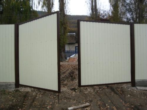 Как обшить ворота профнастилом. Виды ворот из профнастила: конструктивные особенности, преимущества и недостатки