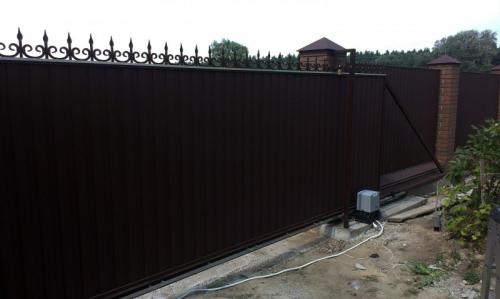 Варианты ворот из профнастила. Ворота из профнастила: как и из чего изготовить стальные ворота своими руками. Обзор простых идей и лучших решений (75 фото)