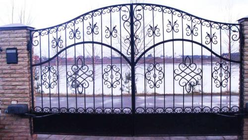 Изготовление ворот из профильной трубы своими руками. Как изготовить своими руками ворота из профильной трубы?