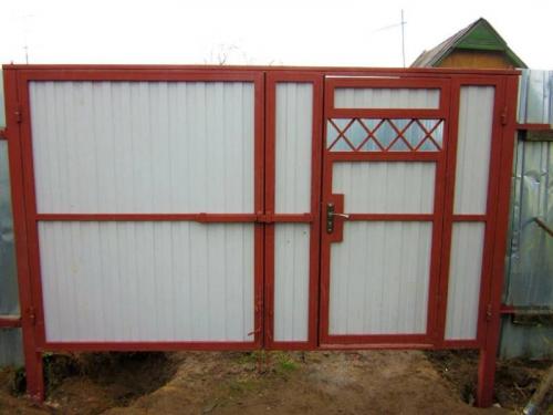 Ворота для дома с калиткой. Ворота с калиткой своими руками — чертежи изготовления ворот и вырезки калитки из металла, профнастила, дерева + фото идеи