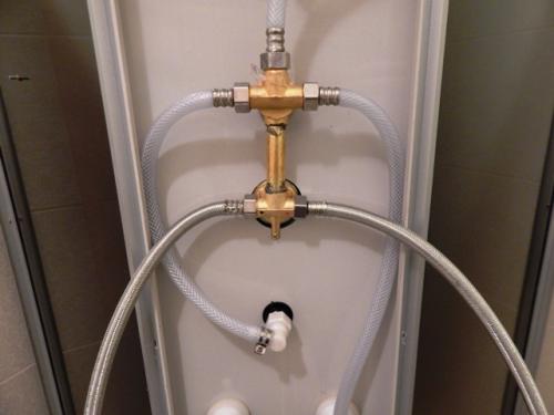 Бюджетная душевая кабина своими руками. Самодельные душевые кабины: просто и недорого