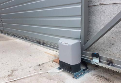 Откатные ворота пошаговая инструкция. Откатные ворота своими руками — пошаговые инструкции по изготовлению конструкции механических откатных ворот и на электроприводе + фото