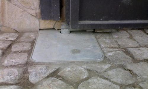 Распашные ворота с электроприводом. Ворота с электроприводом распашные с автоматическим открыванием