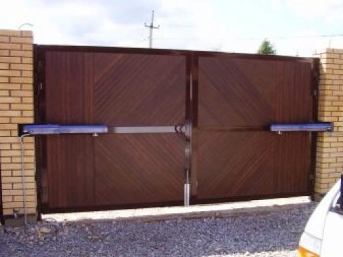 Распашные ворота с электроприводом. Ворота с электроприводом распашные с автоматическим открыванием