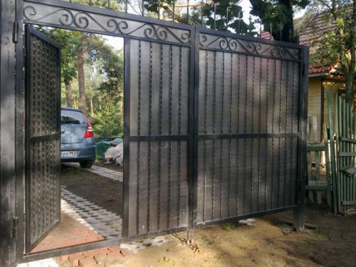 Ворота с калиткой для частного дома своими руками. Ворота своими руками – 120 фото, чертежей и эскизов не сложных современных и классических вариантов ворот