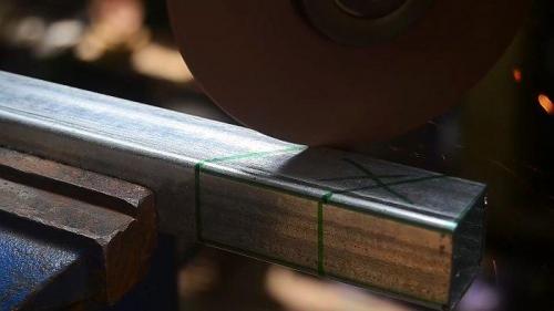 Как соединить профильную трубу без сварки в домашних условиях. 5 способов надежного соединения профильных труб без сварки