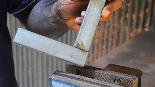 Как соединить профильную трубу без сварки в домашних условиях. 5 способов надежного соединения профильных труб без сварки