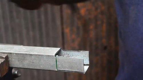 Как соединить профильную трубу без сварки в домашних условиях. 5 способов надежного соединения профильных труб без сварки