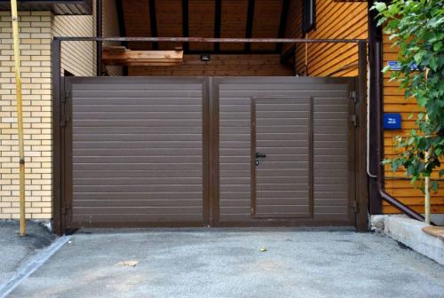 Ворота и калитки для частного дома. Ворота с калиткой — размеры, схемы, инструкция по монтажу