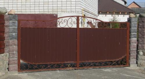 Ворота для дома из профнастила. Ворота из профнастила: как и из чего изготовить стальные ворота своими руками. Обзор простых идей и лучших решений (75 фото)