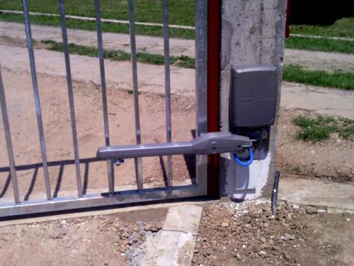 Автоматические распашные ворота наружу. Установка автоматики своими руками