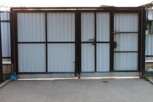 Въездные ворота с калиткой. Как сделать ворота с калиткой своими руками: пошаговая инструкция, чертежи, размеры конструкции, дизайн, монтаж и установка