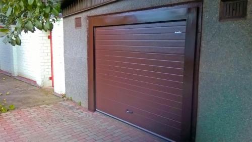 Распашные ворота в гараж своими руками. Гаражные ворота своими руками: пошаговое описание постройки и нюансы изготовления ворот для гаража (125 фото и видео)