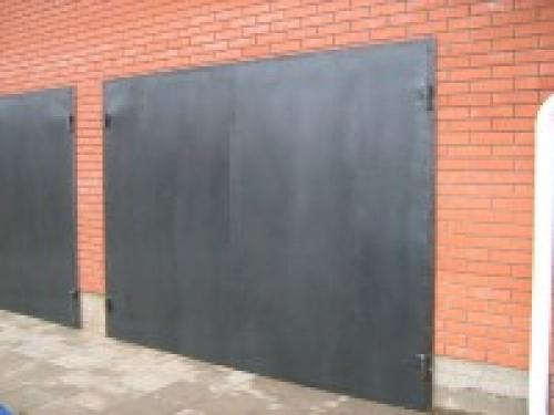 Как сварить гаражные ворота из профтрубы. Ворота для гаража своими руками