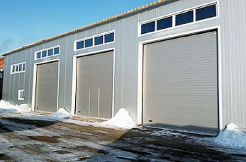 Секционные подъемные гаражные ворота. Преимущества заводских гаражных ворот 02