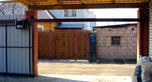 Подвесные откатные ворота. Отличие от обычной сдвижной конструкции