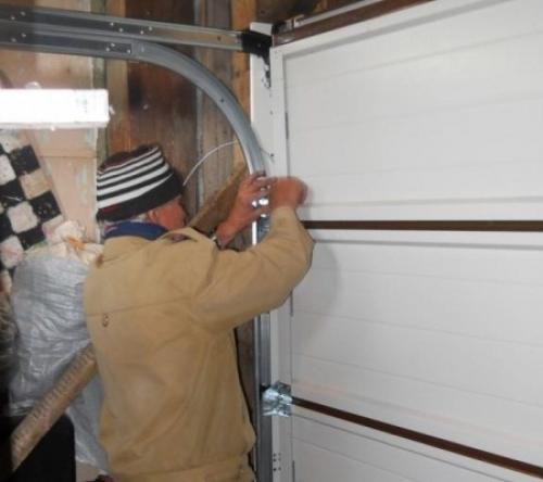 Как установить секционные ворота в гараж своими руками. Как приготовить дверной проем