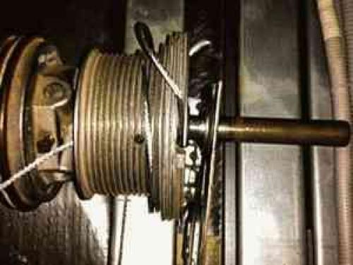 Как выровнять секционные ворота. Ремонт секционных ворот