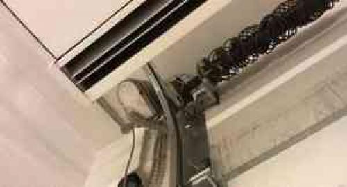 Как выровнять секционные ворота. Ремонт секционных ворот