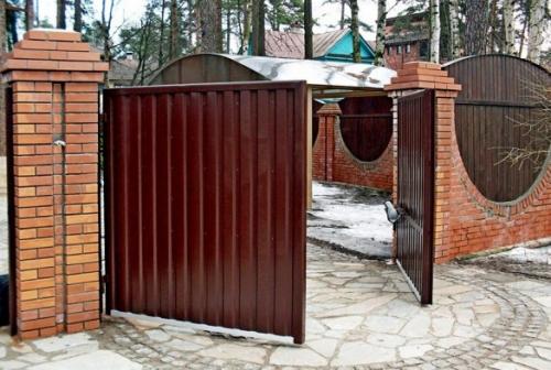 Распашные ворота размеры. Оптимальная ширина въездных ворот